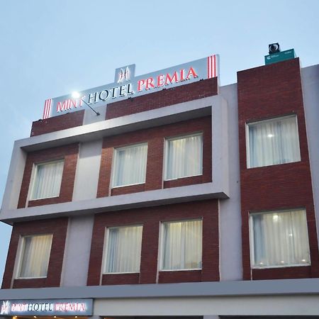 Mint Hotel Premia Chandigarh, Zirakpur Extérieur photo