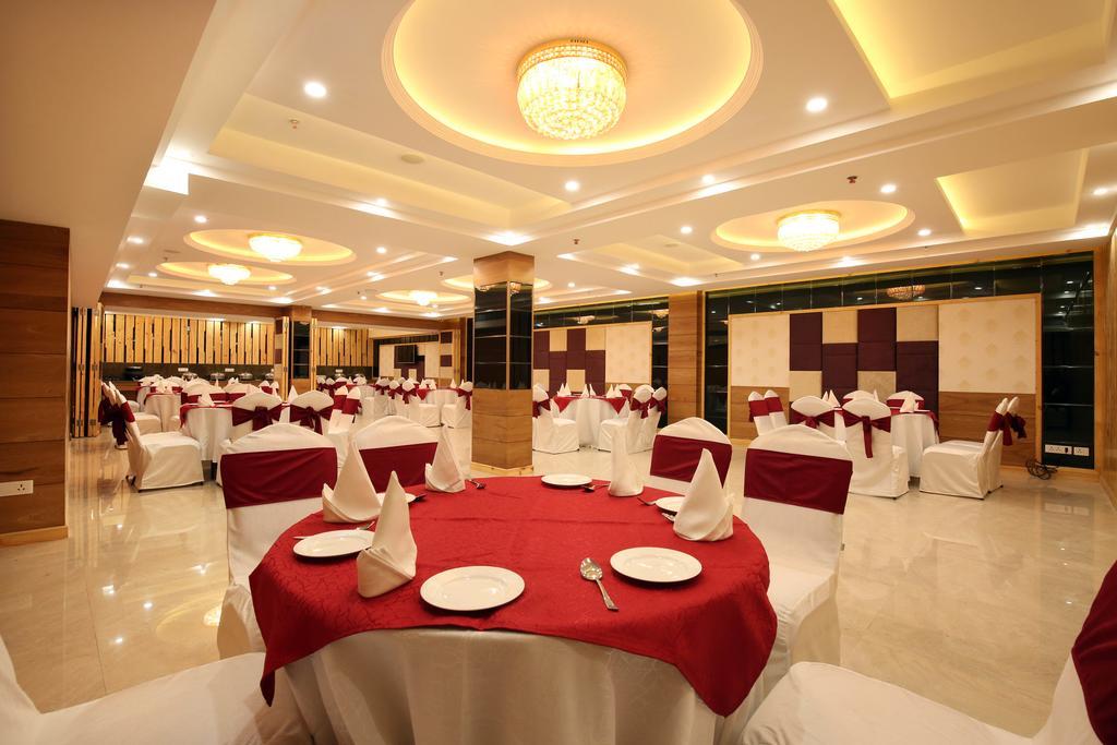 Mint Hotel Premia Chandigarh, Zirakpur Extérieur photo