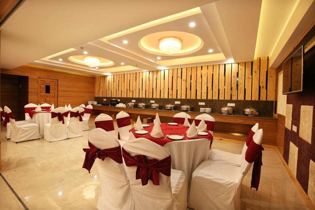 Mint Hotel Premia Chandigarh, Zirakpur Extérieur photo