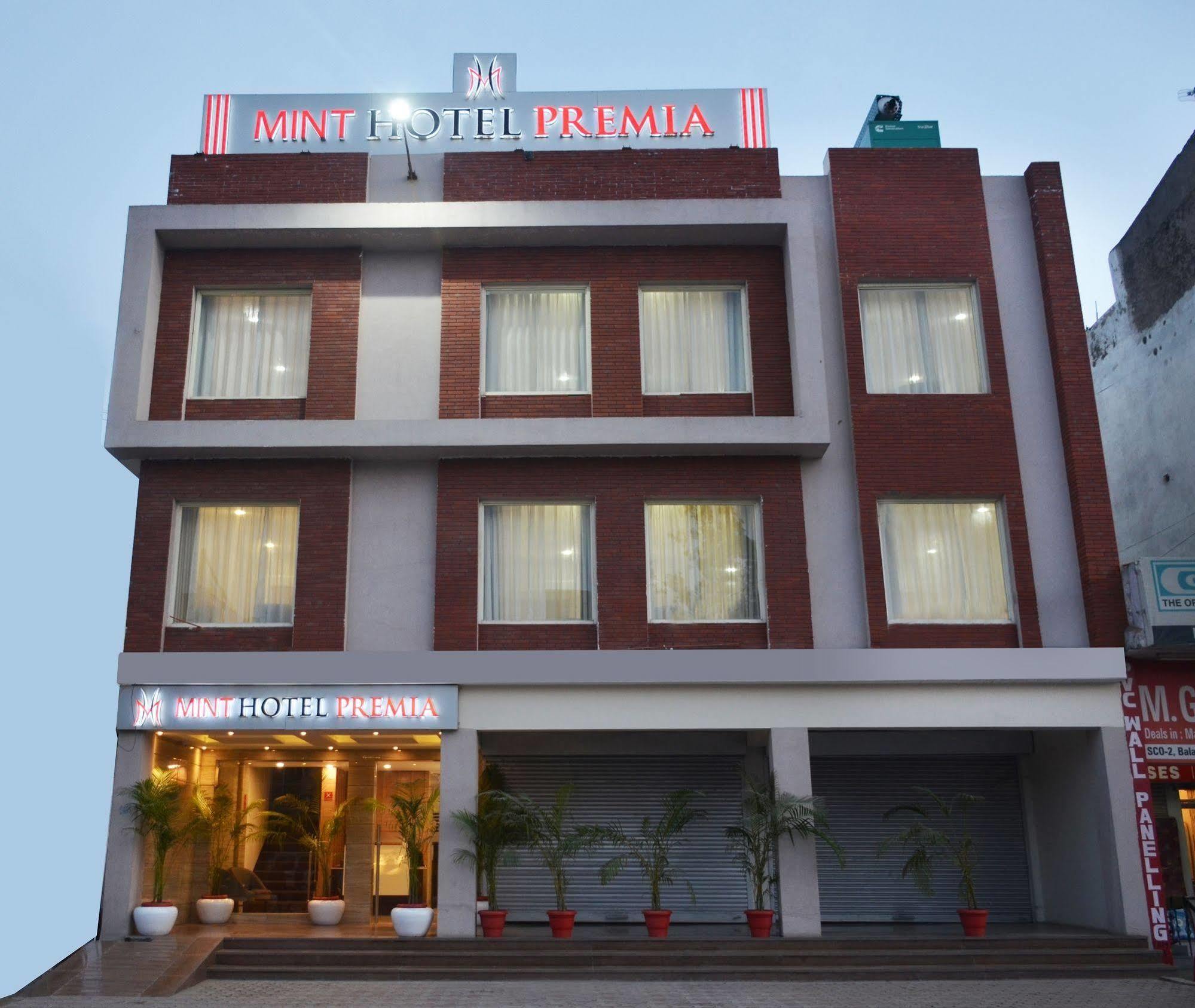 Mint Hotel Premia Chandigarh, Zirakpur Extérieur photo